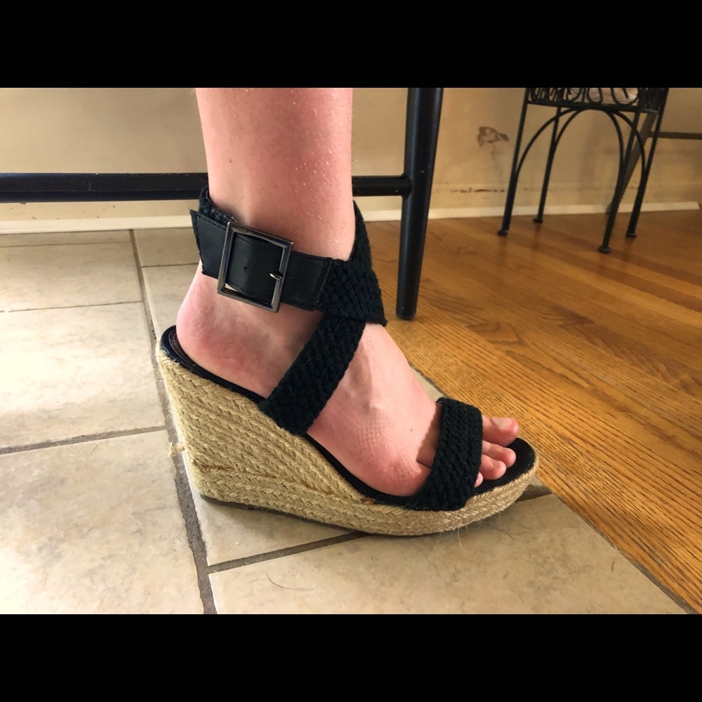 Mossimo Sandals 8.5 (fit like 8)